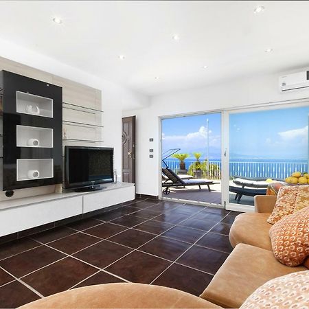 Amore Rentals - Casa Augusta A Sorrento Dış mekan fotoğraf