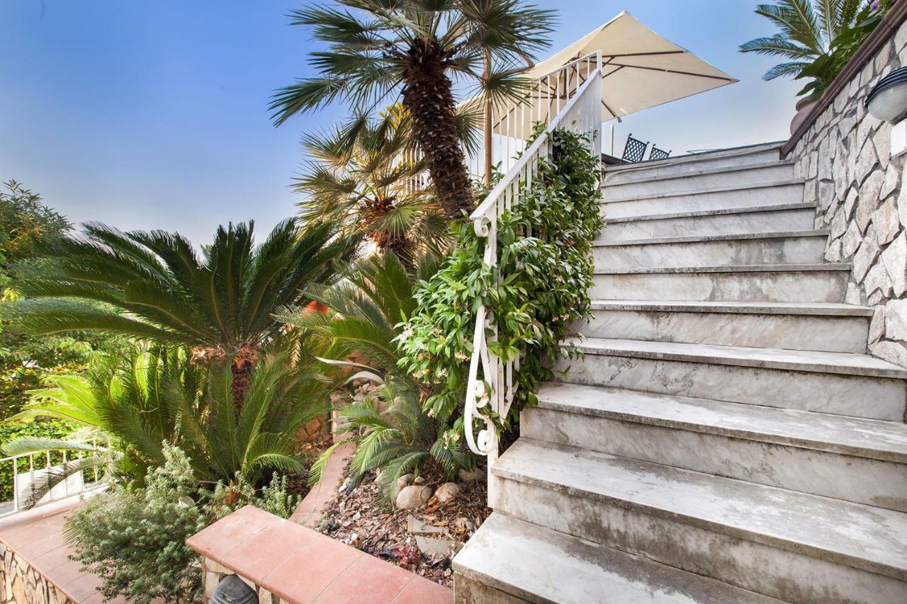 Amore Rentals - Casa Augusta A Sorrento Dış mekan fotoğraf